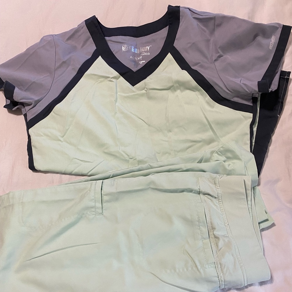 Scrub set - Picture 3 of 3
